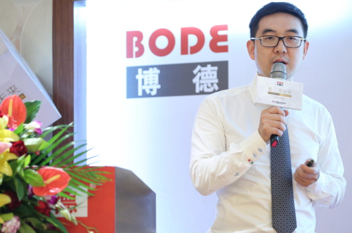 5黄瓜视频黄色网站公司成人黄瓜视频中心总经理魏继国，将成人黄瓜视频中心的部门定位作了明确的阐述以及成人黄瓜视频体系规划的说明.jpg
